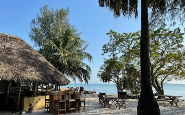 Mikadi Beach Camp