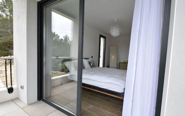 Villa on a High-end Residence in Nîmes With Heated Pool