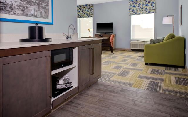 Hampton Inn & Suites Syracuse North Airport Area