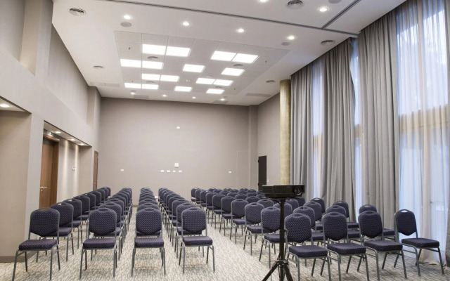 Hotel Land Plaza La Plata