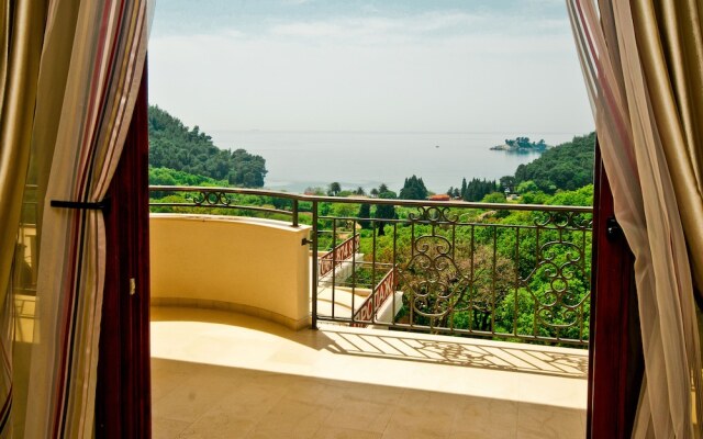 St. George Apartments and Villa with pool
