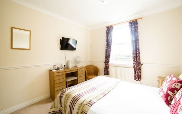 OYO White Horse Lodge Hotel