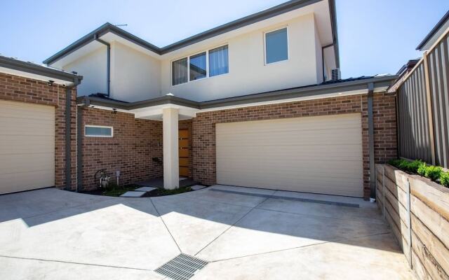 Lux Style 4BR Townhouse@ashwood