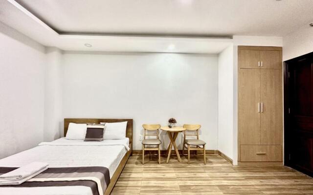 RedDoorz Plus near E-Town 2
