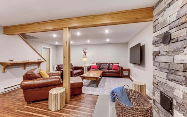 Bartlett Vacation Rental w/ Wraparound Deck!