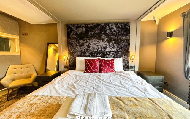 Beautiful Detached Villa - Jacuzzi Bath - Parking