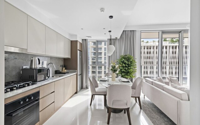 StoneTree - Luxurious 1 BR with Private Beach Access
