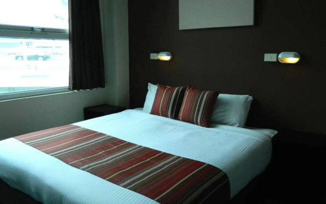 Urban Central Accommodation - Hostel