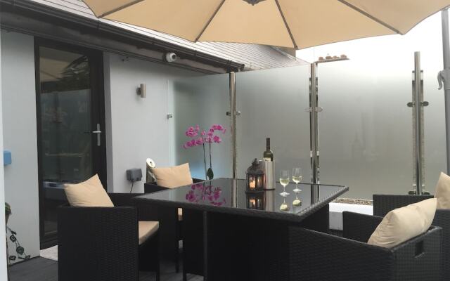 No50 Boutique Bed & Breakfast (Formerly known as Burma Rooms)