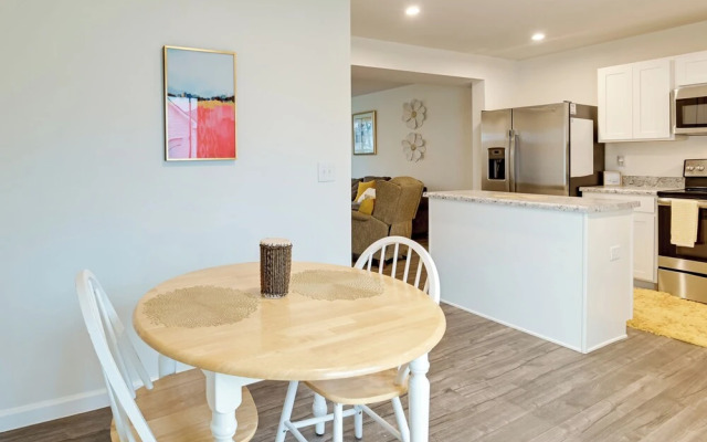 Pet-friendly Nashville Townhome: 10 Mi to Dtwn