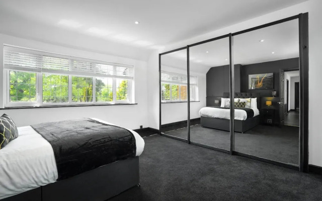 Luxury Designer Mansion in West Midlands Countryside