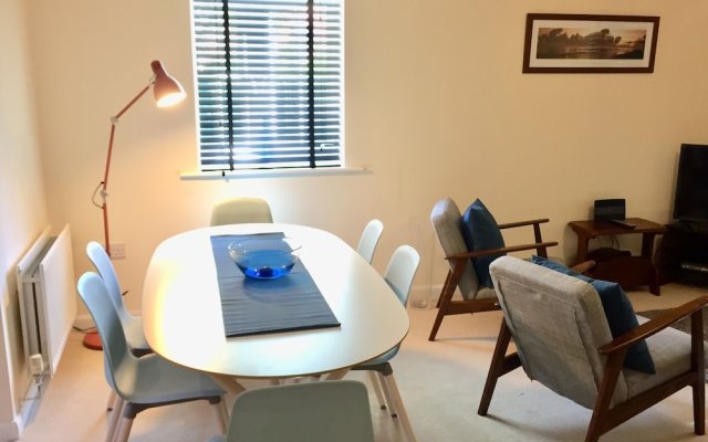 Modern 2 Bed Apartment in Southampton