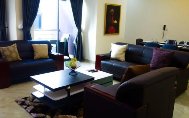 Stiyos Shortlet homes- Tastefully Furnished 3 Bedroom