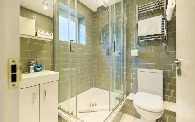 The Brunswick Retreat - Warm 3bdr Flat With Balcony