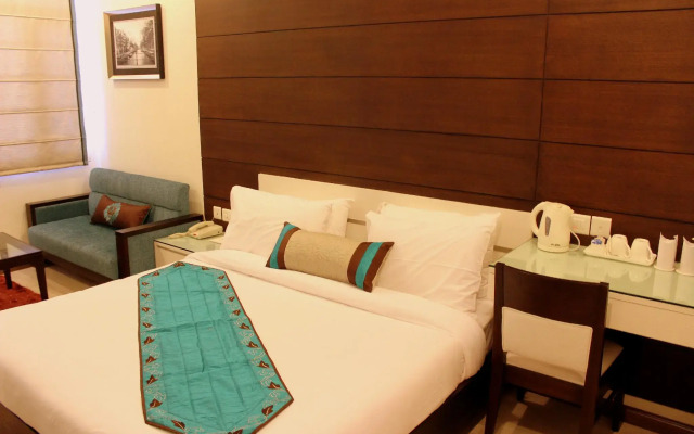 Hotel Amrapali Grand