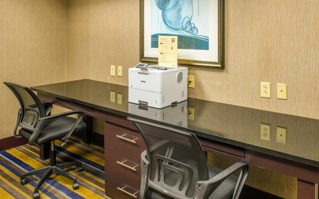 Embassy Suites by Hilton St. Louis Airport