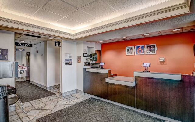 Econo Lodge Menomonie I-94