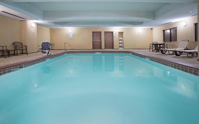 Holiday Inn Express Hotel & Suites Las Vegas by IHG