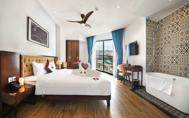 Ritzy Boutique Hotel Da Nang