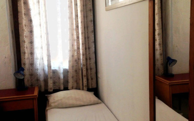 Momos Hostel