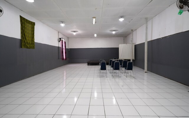 Capital O 93262 Hotel Cherish 2