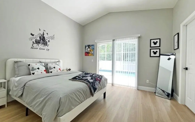 Stardust Villa 4 Bedroom Home by RedAwning