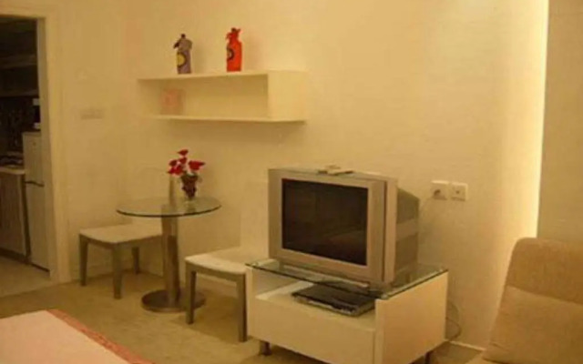 Jiarong Apartment Hotel