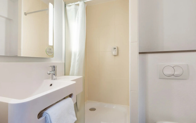 B&B HOTEL Lille Centre Grand Palais