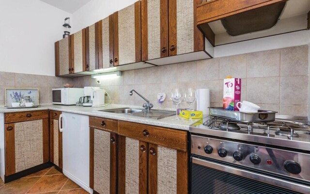 Beautiful Home in Jadranovo With Wifi and 2 Bedrooms