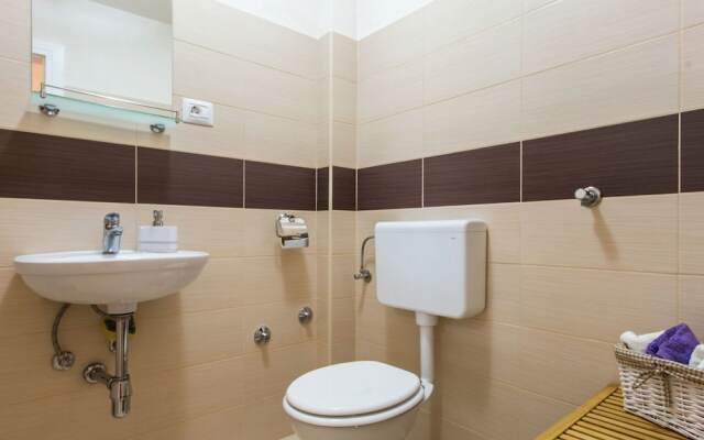 Stylish Villa in Milohnici With Private Terrace