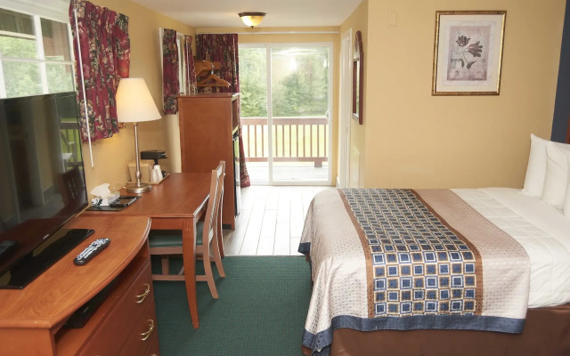 Swiss Chalets Village Inn