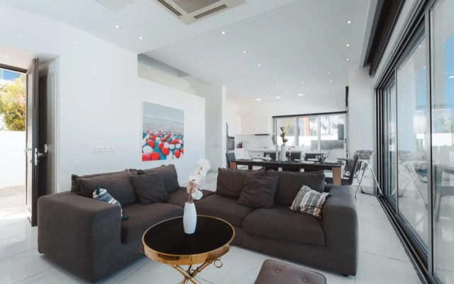 Seaside Luxury Villa