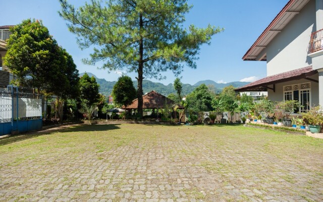 Urbanview Hotel Syariah Villa SM Cisarua Puncak by RedDoorz