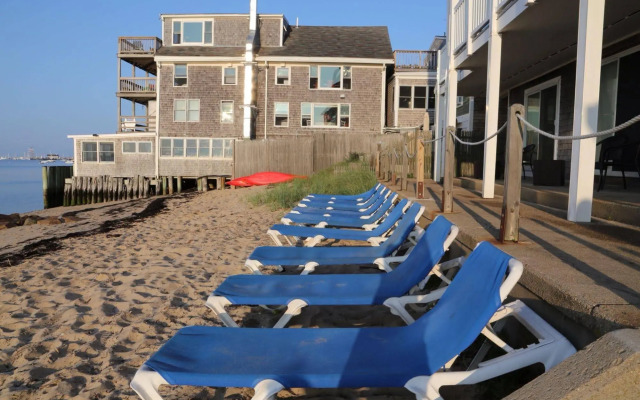 Surfside Hotel and Suites