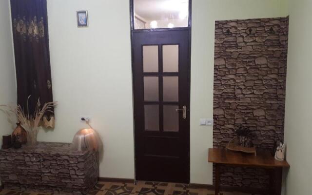 B&B Galstyan 44