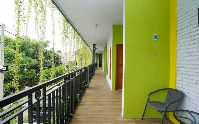 OYO 496 Eston House