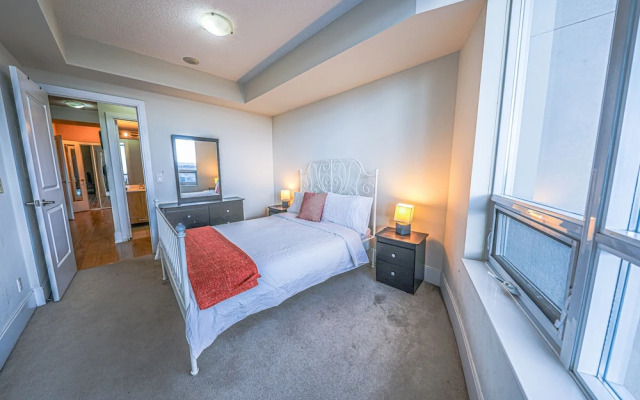 Lake View Luxury Condo by Elite Suites