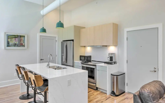Contemporary Cincinnati Condo - Pets Allowed!
