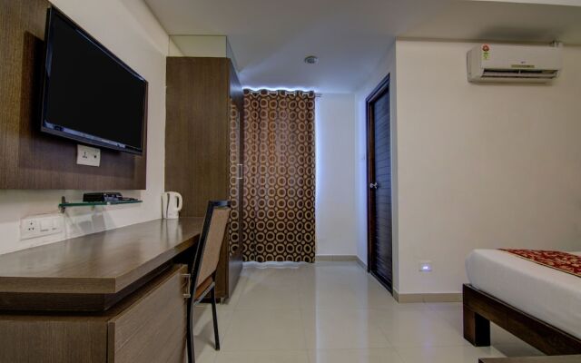 OYO 15108 Hotel Galaxy Inn