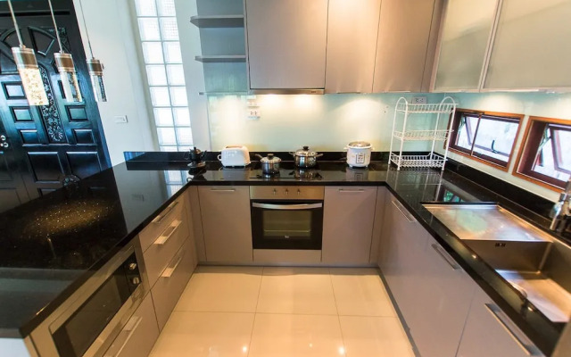 Luxury Seaview Pool Villa at Chalong