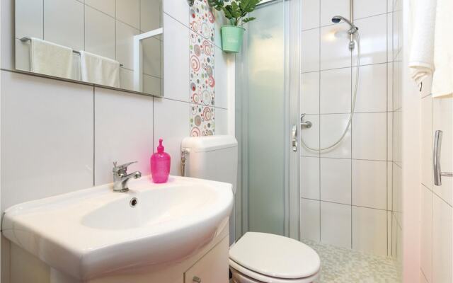 Awesome Home in Rogoznica With Wifi and 2 Bedrooms