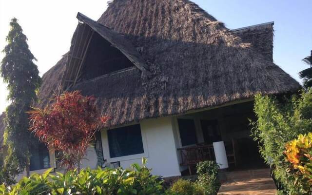 Villa Dora and Holly