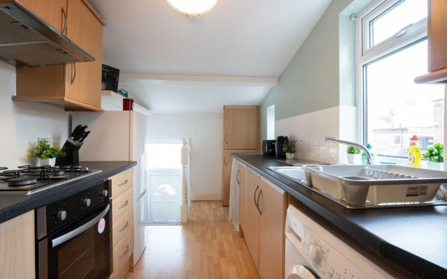 4bedrooms-3bath-9beds-wallsend