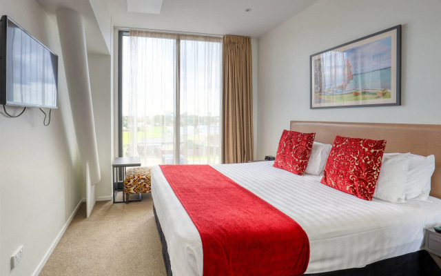 Ramada Suites by Wyndham Auckland Manukau Pacific Centre