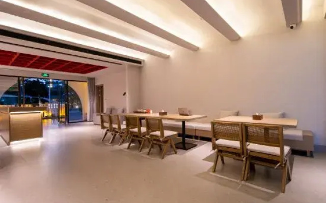 Hometown Lanyue Homestay (Shenzhen Jiaochangwei Seaside Plaza)