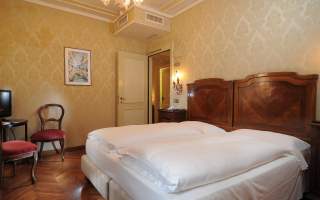 Hotel Flora