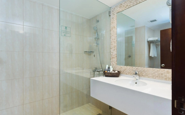 Al Falaj Hotel