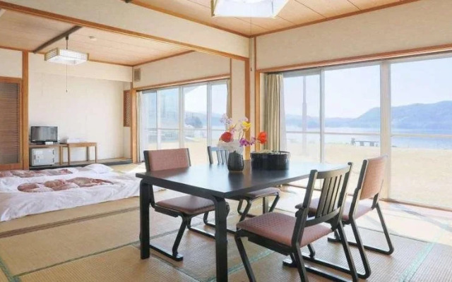 Kokumin Shukusha Irohajima