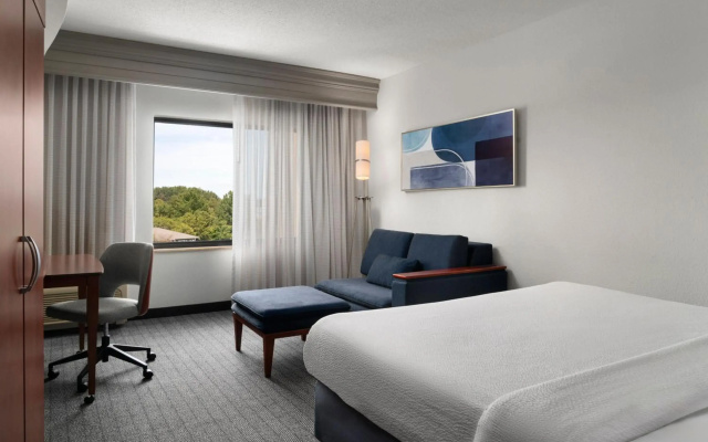 Courtyard by Marriott Richmond North