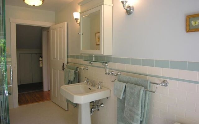 Delano Homestead Bed & Breakfast